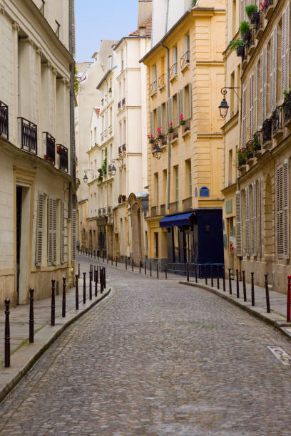 istock Europe Deserted Street in Paris 896479300