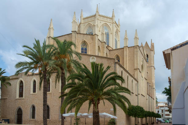 Purissima Xiqueta Parish church, Benissa, Construction of Benissa church started in 1902. The town of Benissa is one of the oldest on the Costa Blanca. The district stretches down to the coast between Calp and Moraira. benissa stock pictures, royalty-free photos & images