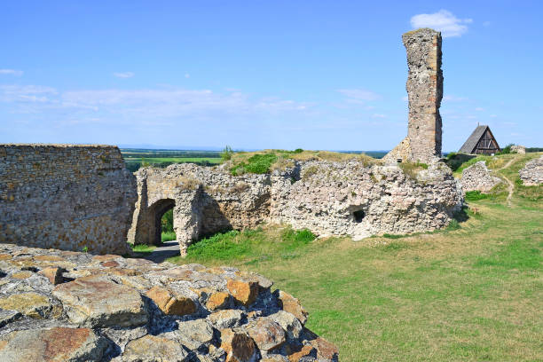 istock Old ruin and landscape in Hungary 896667698