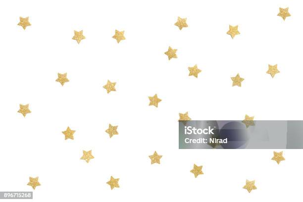 Carta Stella Glitter Oro Tagliata Su Sfondo Bianco - Fotografie stock e altre immagini di A forma di stella - A forma di stella, Oro - Metallo, Dorato - Colore descrittivo