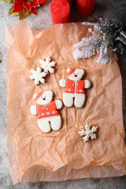 dos osos de pan de jengibre de navidad, lay flat - 16490 fotografías e imágenes de stock