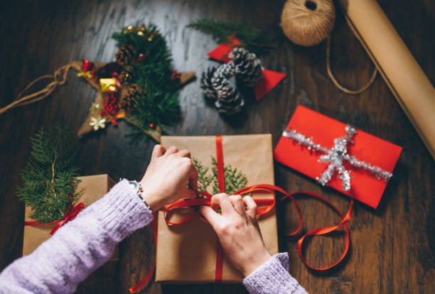 istock Finishing up Christmas gifts 896739548