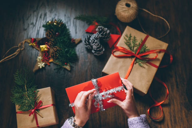 istock Finishing up Christmas cards 896752126