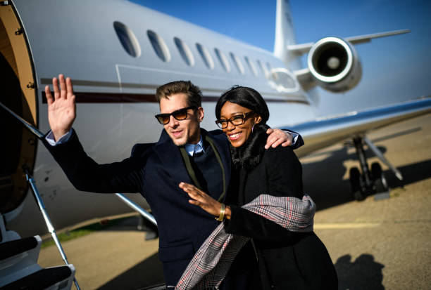 istock Couple at the airport 896762180