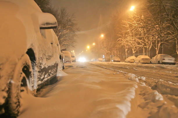istock snowfall on the evening streets. blur specifically enhance movement 896922858