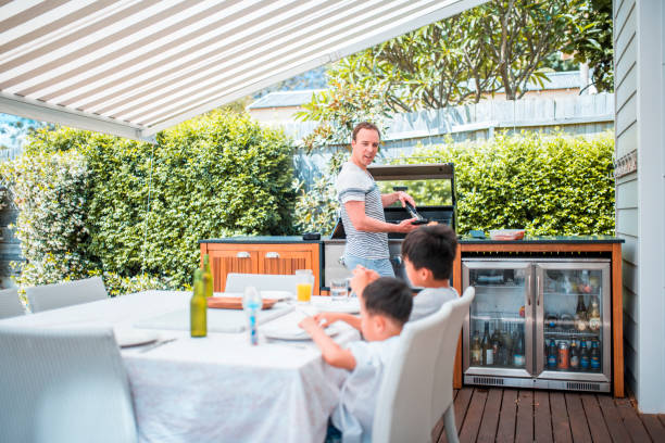 istock Family enjoying lunch 896949066