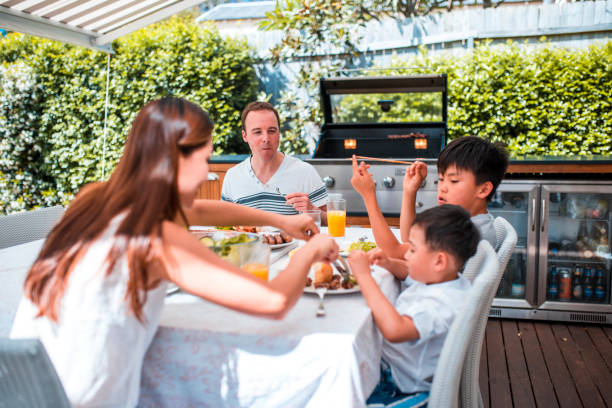 istock Family enjoying lunch 896949094