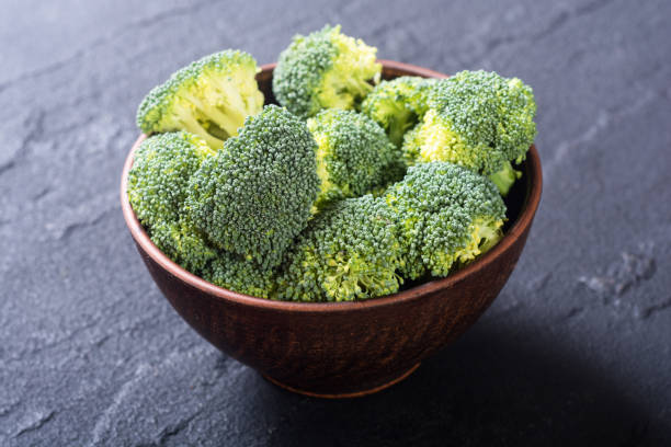 istock Green broccoli foto 896949790