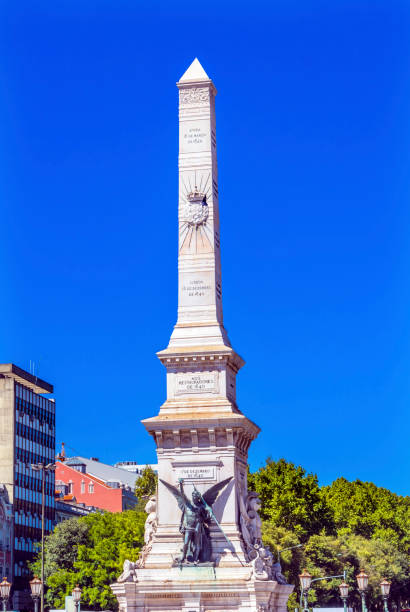 istock Praca de Restauradores Restoration Square Lisbon Portugal 897073572