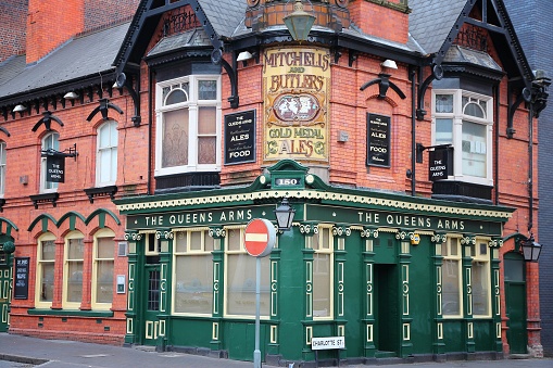 Birmingham: The Queens Arms pub in Birmingham, UK. As of 2011 there were more than 50 thousand pubs in the UK.