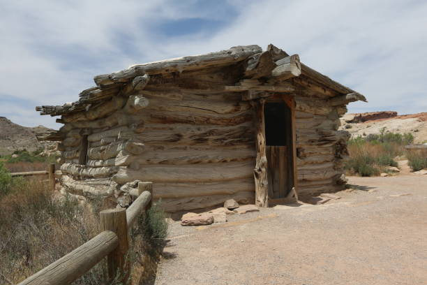 istock Abandoned house in Arizona 897188612