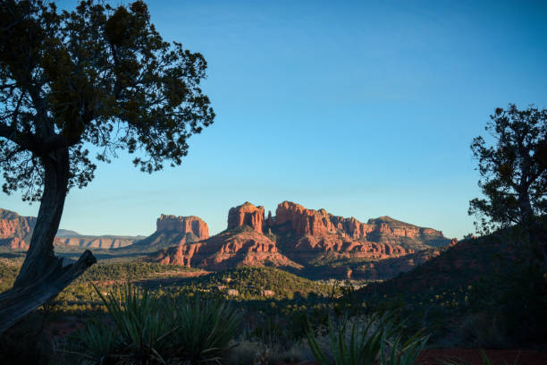 istock Beautiful Mountains of Sedona 897191754