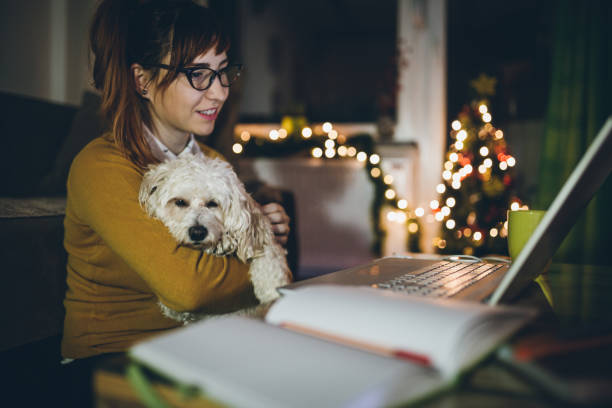 istock Sufing the net in late hours 897191822