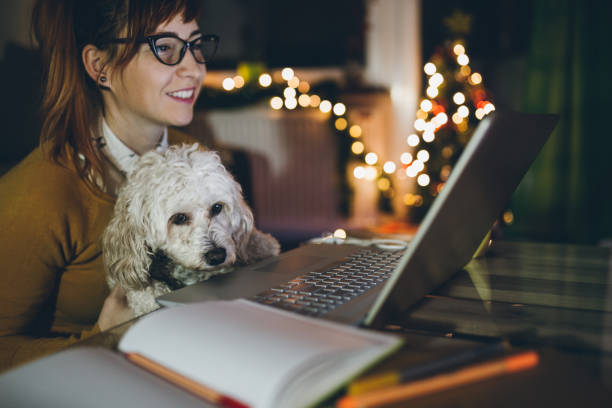 istock Sufing the net in late hours 897191832