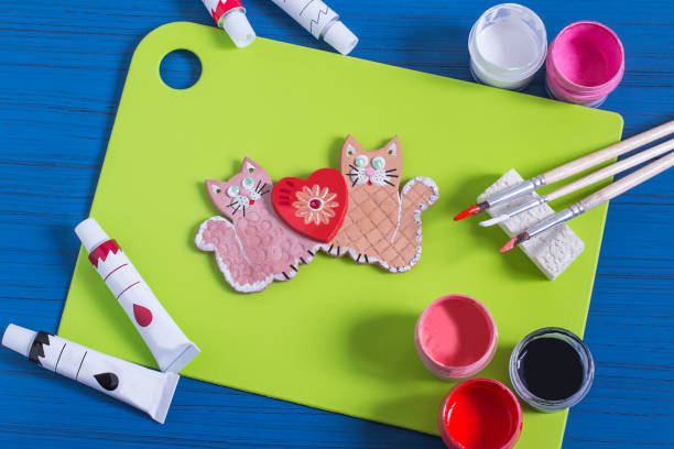 istock Funny crafts from salted dough to Valentine's Day. Step 9 897455746