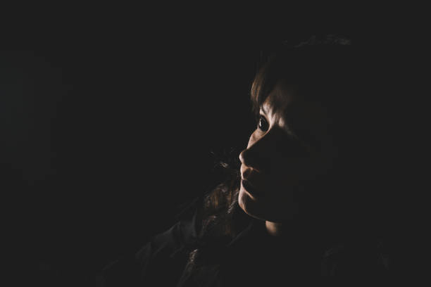 istock Woman in Studio, Classic, Dark Beauty 897504322