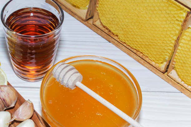 istock Honey, garlic, lemon - natural medicine 897524450