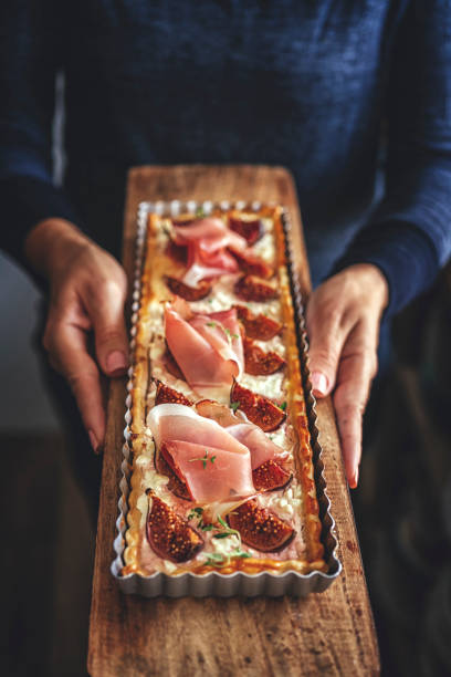 istock Tart with Figs, Serrano Ham and Cottage Cheese 897536148