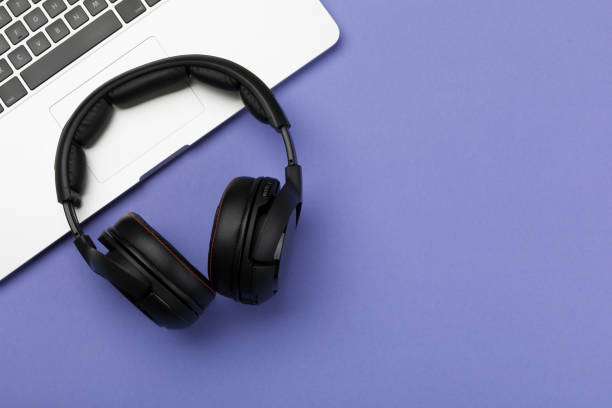 istock Headphones and laptop 897578144