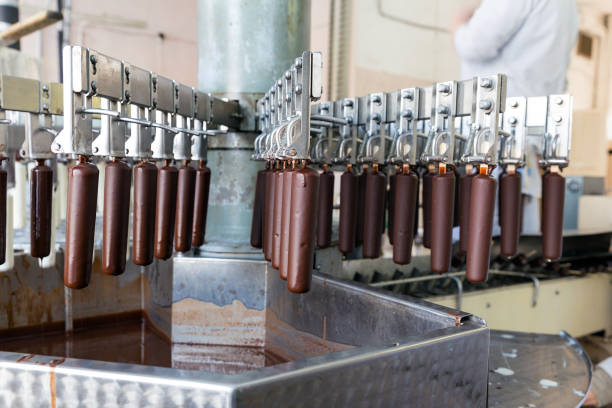 istock Automatic line for the production of ice cream popsicle 897605016