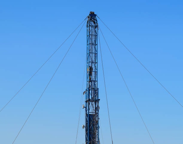 carrying out repair of an oil well - pressure gauge audio imagens e fotografias de stock