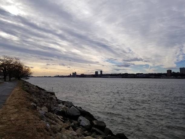 istock View over the Hudson River - New York 897824332