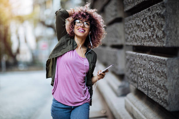 istock Listening to music 897827120