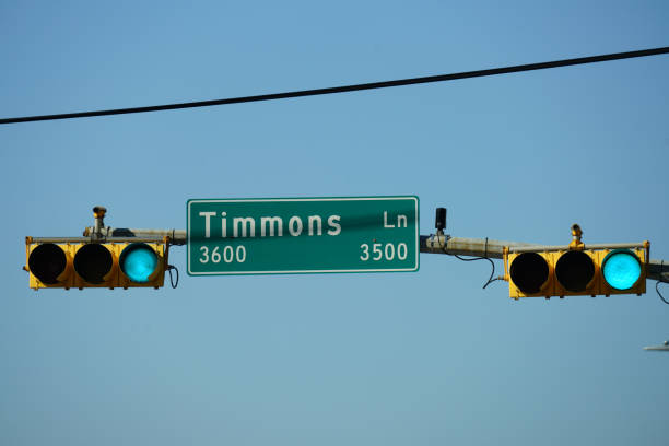 istock Traffic Signals in the City 897863080