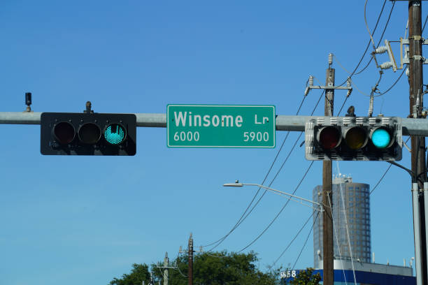 istock Traffic Signals in the City 897863270