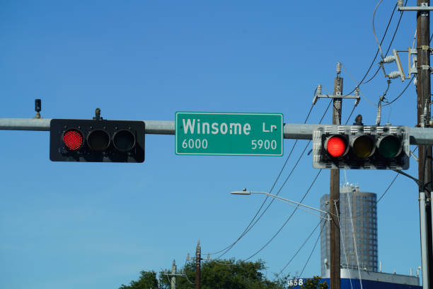 istock Traffic Signals in the City 897863380