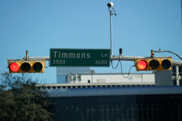 istock Traffic Signals in the City 897866198