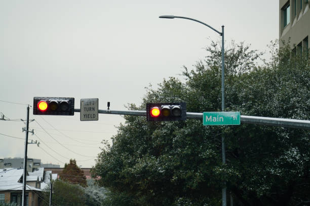 istock Traffic Signals in the City 897866444