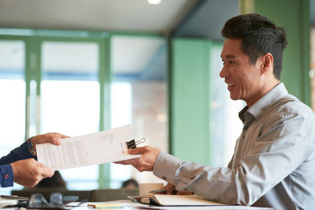 istock Meeting with business partner 897969042