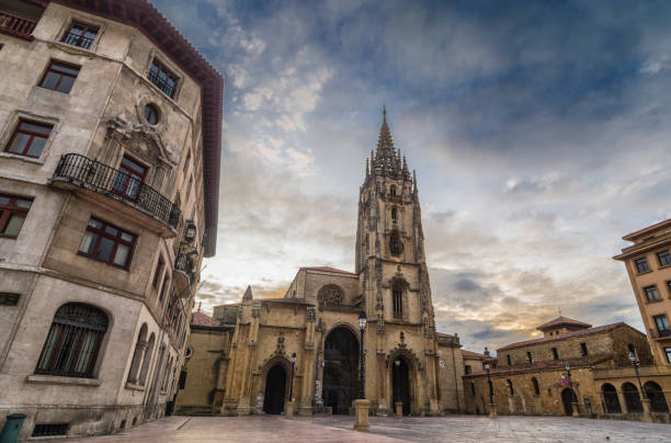 istock Cathedral in Oviedo,Spain 898015040