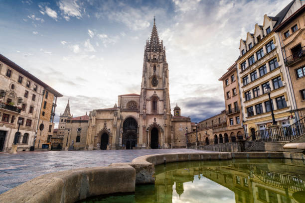 istock Cathedral in Oviedo,Spain 898015048