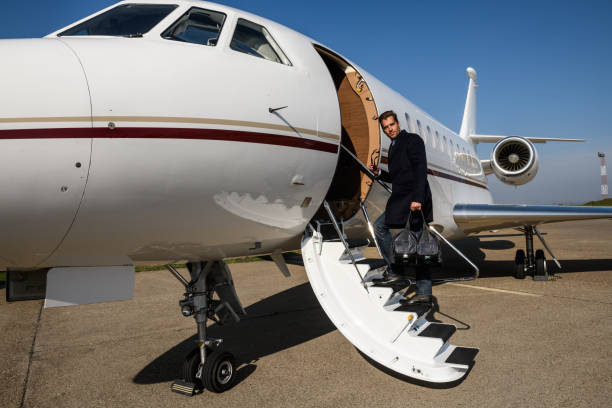 istock Man at the airport 898019036
