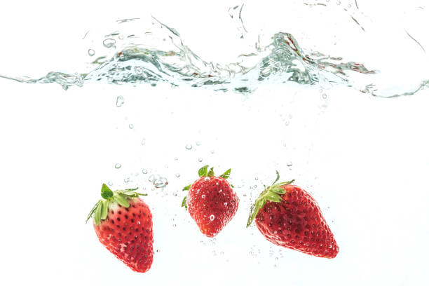 istock Fresh strawberries in the water 898102624