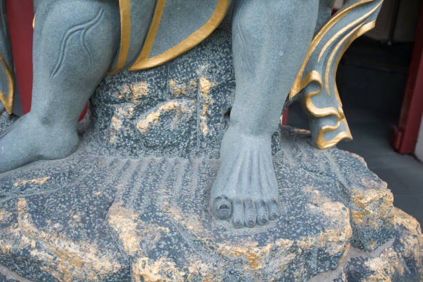 chinese god statue at  buddha tooth relic temple and museum at chinatown in singapore - dragon china singapore temple imagens e fotografias de stock