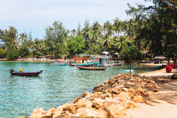 istock Ko Pha Ngan, Haad Salad beach panorama 898241496