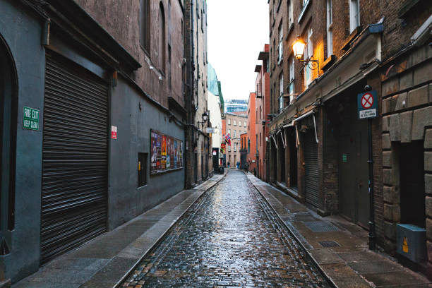 istock Wet Backstreet in Dublin, Ireland 898248218