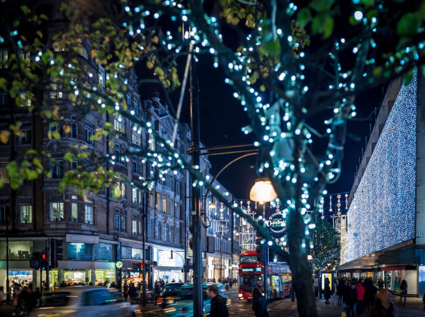 オックスフォード ・ ストリート、ロンドン、イギリスのクリスマス ライト 2017 - bus taxi london england double decker bus ストックフォトと画像