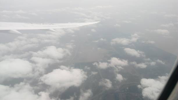 istock Traveling in the sky 898300388