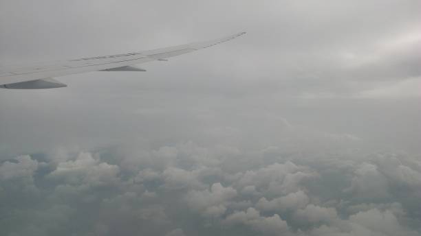 istock Traveling in the sky 898300652