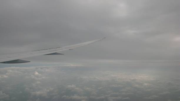 istock Traveling in the sky 898301560