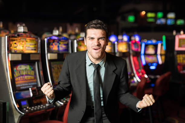 istock Excited man in a casino 898346108