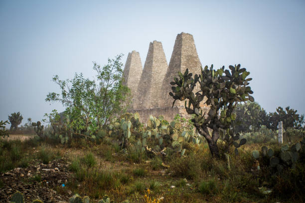 istock Pozos de Mineral miners town 898402958