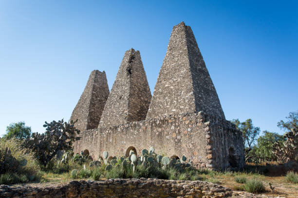 istock Pozos de Mineral miners town 898404112