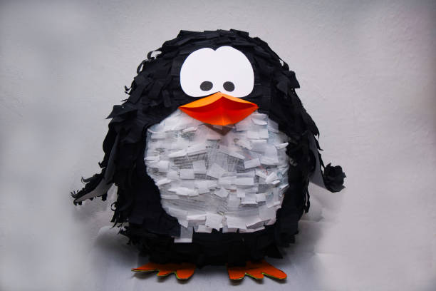 penguin - - papiermache stock-fotos und bilder