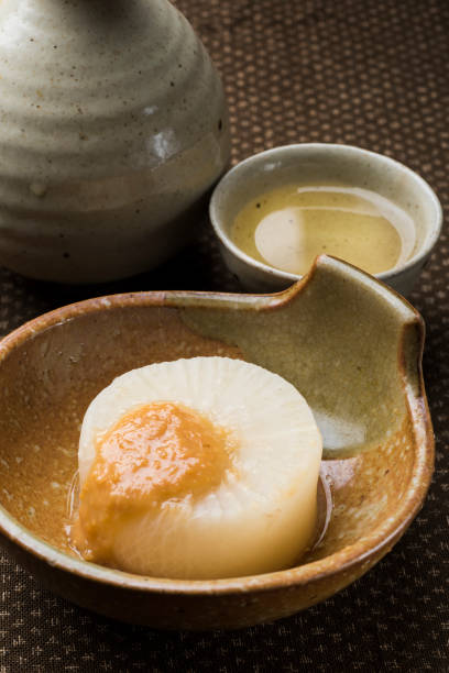 istock Hurohuki-daikonn and sake 898449586
