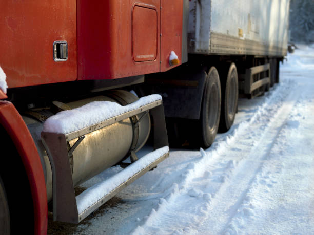 トラックの燃料タンク - storage tank cargo container mode of transport commercial land vehicle ストックフォトと画像